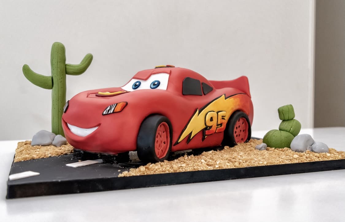 Lightning McQueen cake - Tartdekorationer.com